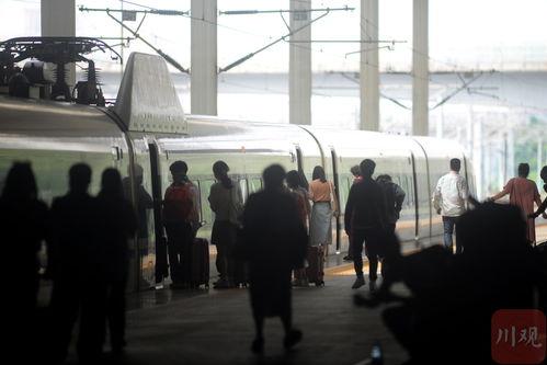 成都东站视频,繁忙枢纽的活力瞬间